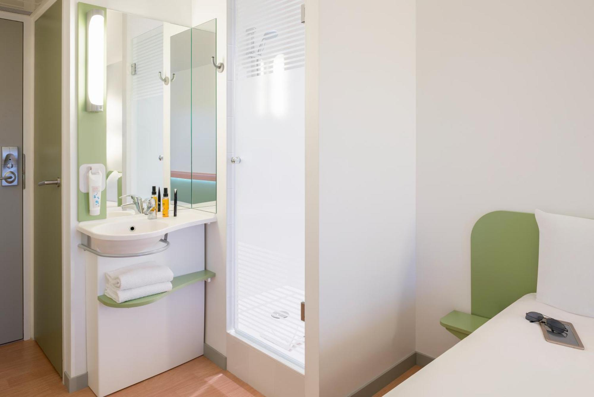 Ibis Budget Muenchen Putzbrunn Exterior photo