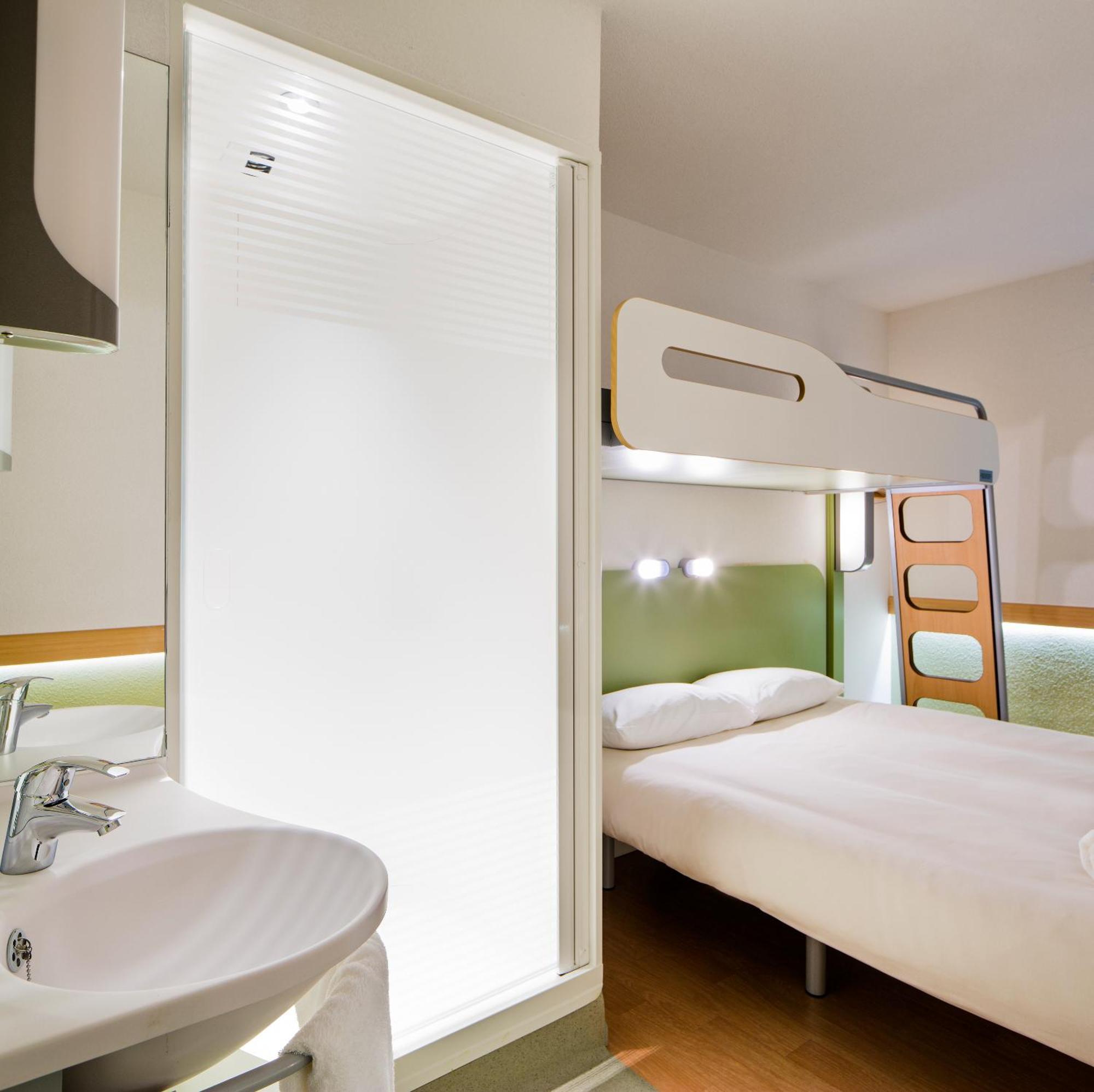 Ibis Budget Muenchen Putzbrunn Exterior photo